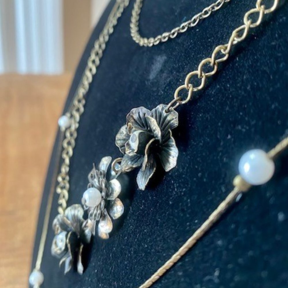 Vintage Brass Toned Layered Necklace with Pearls - Picture 5 of 8